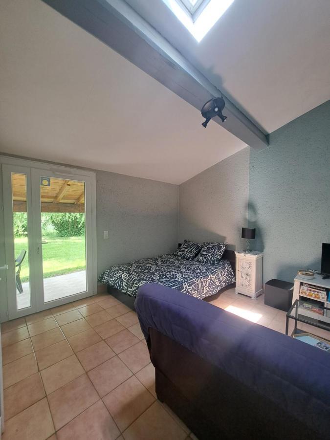 Studio Avec Jardin A 5 Min Du Parc Walibi Roquefort  Exterior photo
